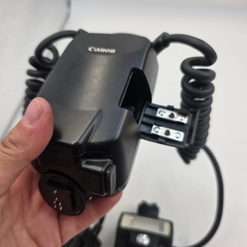 Canon Macro Twin Lite MT-24EX Digital SLR Camera Flash Made in Japan 004650 T3
